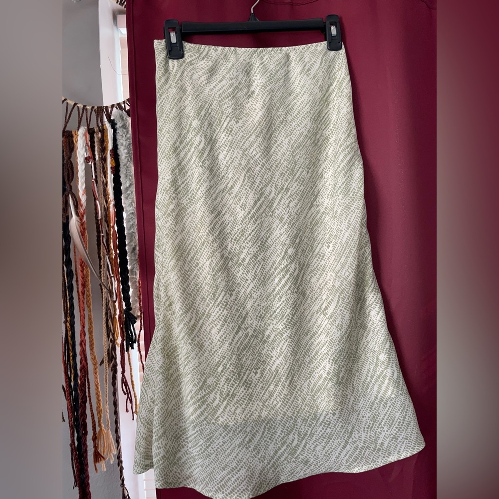 long skirt/pretty pattern/MEDUIM/ made by A.byer